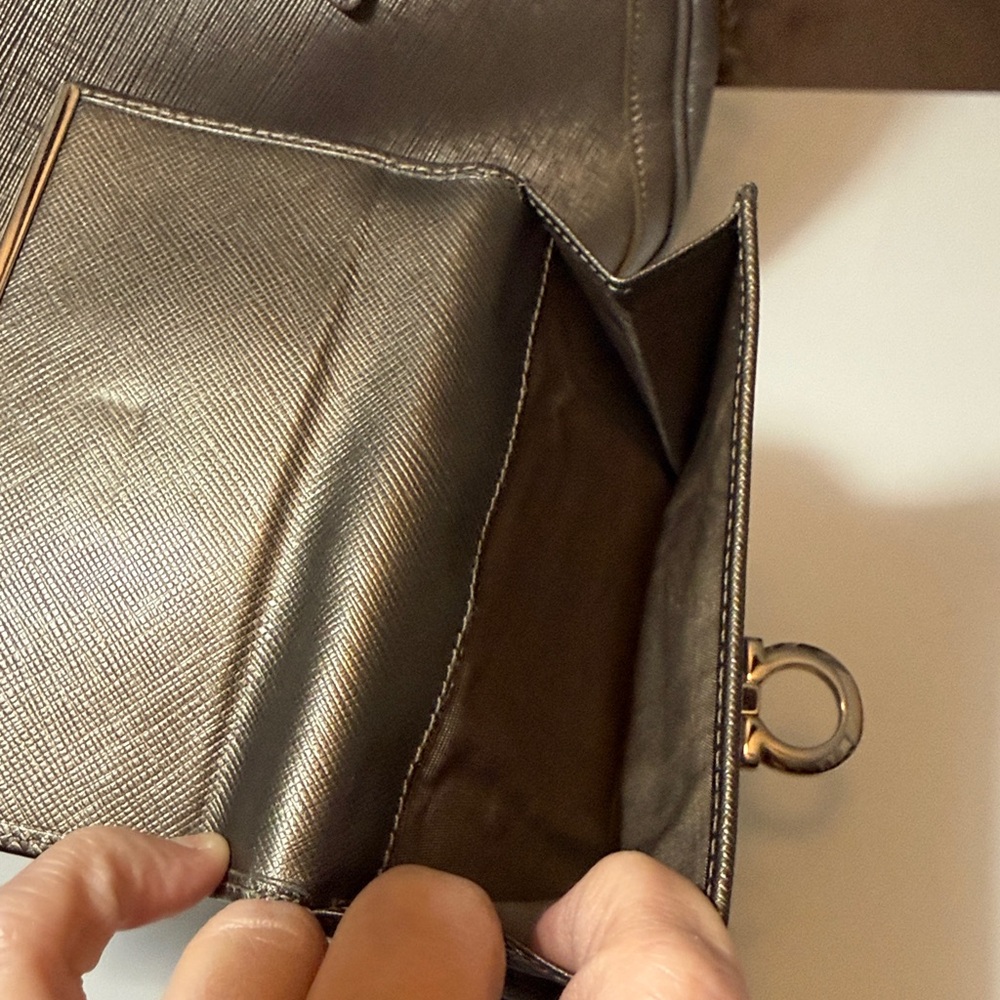 Salvatore Ferragamo SET: Metallic Platinum Gray Satchel & Wallet Silver Gancini - Picture 11 of 13
